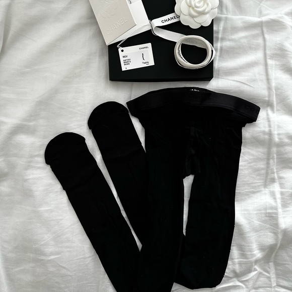 ❌SOLD ELSEWHERE❌BNIB CHANEL BLACK TIGHTS CC LOGO. SIZE: SMALL. 2023 BOUTIQUE F - Picture 5 of 11